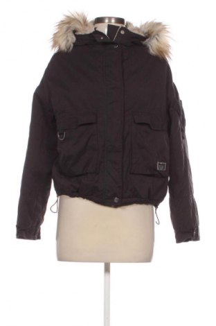 Γυναικείο μπουφάν Bershka, Μέγεθος S, Χρώμα Μαύρο, Τιμή 16,99 €