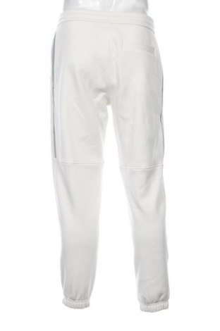 Pantaloni trening de bărbați Calvin Klein Jeans, Mărime M, Culoare Alb, Preț 384,99 Lei