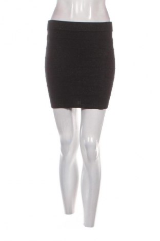 Spódnica Tally Weijl, Rozmiar S, Kolor Czarny, Cena 17,99 zł