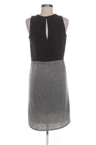 Rochie In Wear, Mărime S, Culoare Multicolor, Preț 106,52 Lei