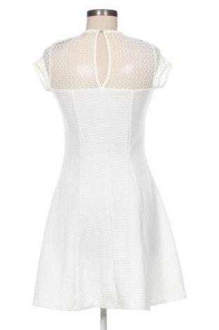 Kleid River Island, Größe S, Farbe Weiß, Preis 5,99 €