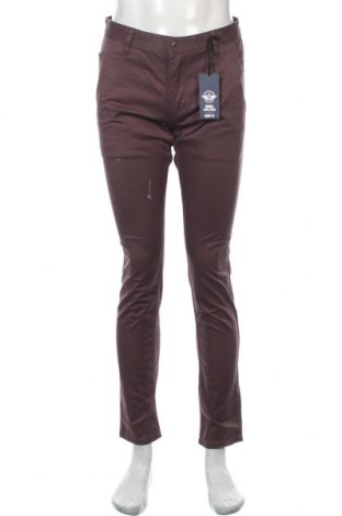 Мъжки панталон Dockers, Размер S, Цвят Лилав, 98% памук, 2% еластан, Цена 52,15 лв.