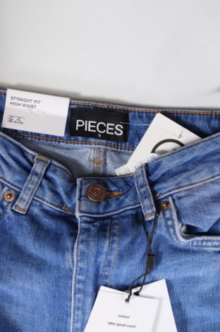 Dámske džínsy  Pieces, Veľkosť S, Farba Modrá, Cena  26,29 €