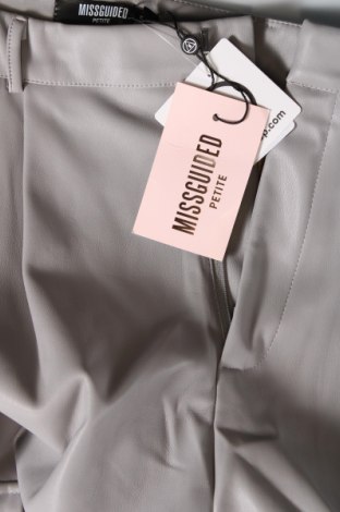 Γυναικείο παντελόνι δερμάτινο Missguided, Μέγεθος M, Χρώμα Γκρί, Τιμή 8,79 €