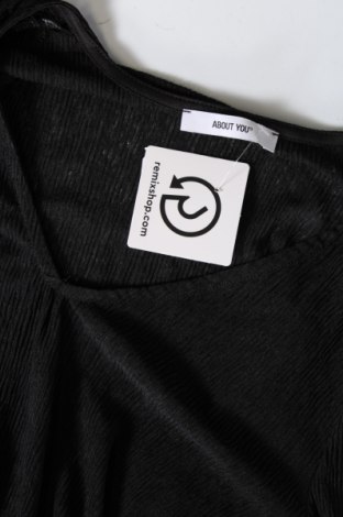 Γυναικεία μπλούζα About You, Μέγεθος XS, Χρώμα Μαύρο, Τιμή 4,08 €