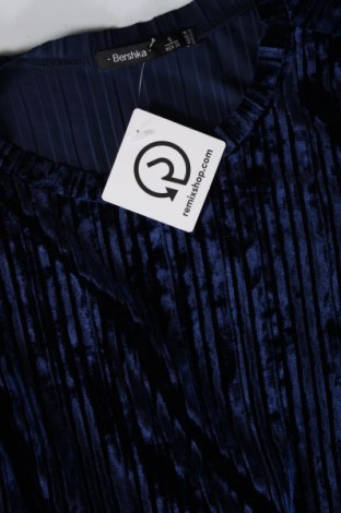 Γυναικεία μπλούζα Bershka, Μέγεθος S, Χρώμα Μπλέ, Τιμή 4,00 €