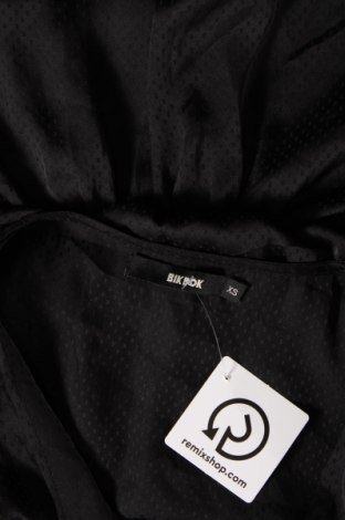 Γυναικεία μπλούζα Bik Bok, Μέγεθος XS, Χρώμα Μαύρο, Τιμή 2,47 €