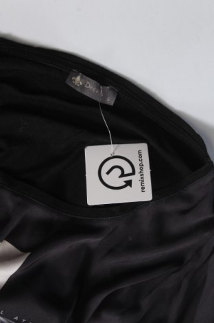 Γυναικεία μπλούζα Decay, Μέγεθος S, Χρώμα Μαύρο, Τιμή 2,16 €