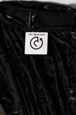 Γυναικεία μπλούζα Flame, Μέγεθος M, Χρώμα Μαύρο, Τιμή 4,00 €