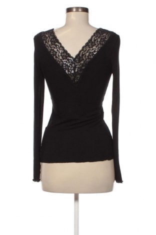 Дамска блуза Pieces, Размер XS, Цвят Черен, Цена 16,40 лв.