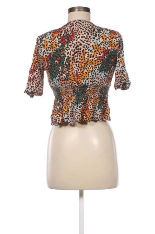 Дамска блуза Pull&Bear, Размер M, Цвят Многоцветен, Цена 3,99 лв.