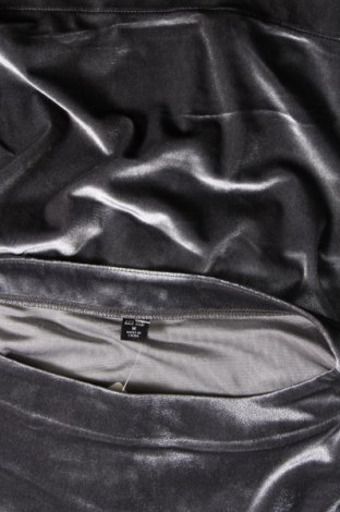 Дамска блуза Uniqlo, Размер M, Цвят Сив, Цена 6,48 лв.