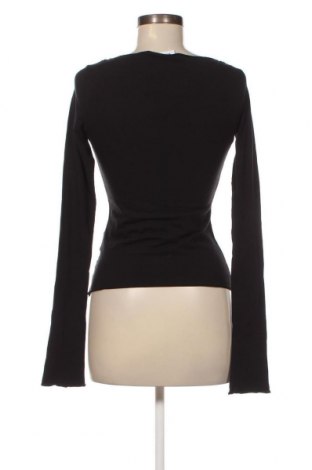Дамска блуза Weekday, Размер S, Цвят Черен, Цена 40,00 лв.