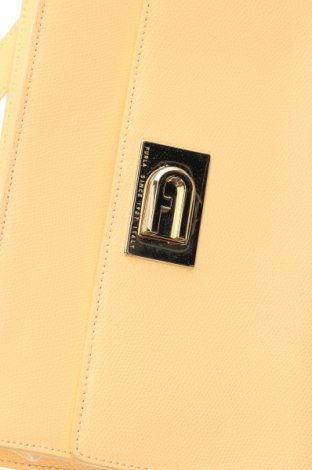 Дамска чанта Furla, Цвят Жълт, Цена 629,00 лв.