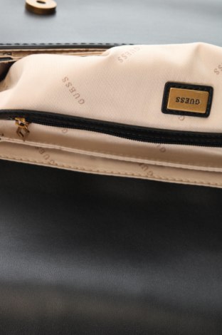 Γυναικεία τσάντα Guess, Χρώμα Μαύρο, Τιμή 119,59 €
