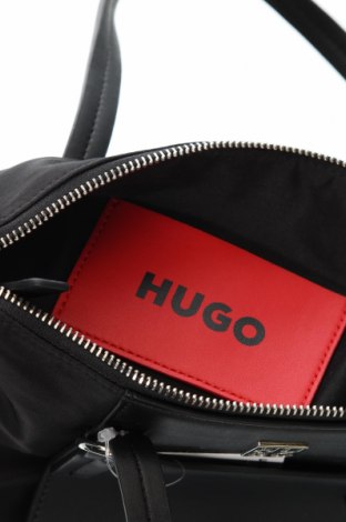 Дамска чанта Hugo Boss, Цвят Черен, Цена 351,78 лв.