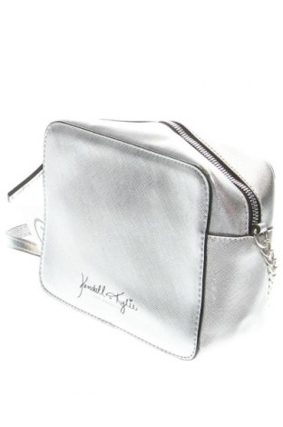 Дамска чанта Kendall & Kylie, Цвят Сребрист, Цена 49,00 лв.
