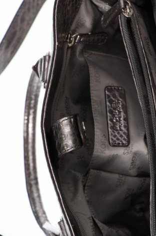 Дамска чанта Michael Kors, Цвят Сребрист, Цена 589,00 лв.