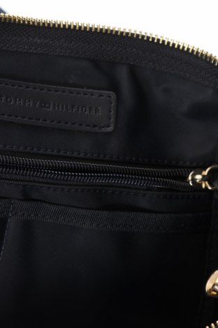 Дамска чанта Tommy Hilfiger, Цвят Син, Цена 112,20 лв.