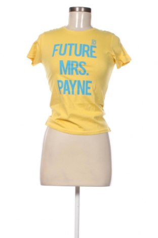 Γυναικείο t-shirt Best Connections, Μέγεθος S, Χρώμα Κίτρινο, Τιμή 6,17 €
