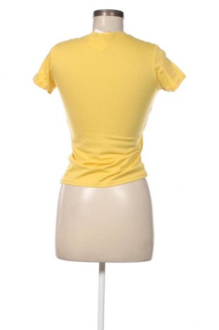 Γυναικείο t-shirt Best Connections, Μέγεθος S, Χρώμα Κίτρινο, Τιμή 10,82 €