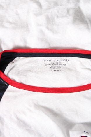 Γυναικείο t-shirt Tommy Hilfiger, Μέγεθος L, Χρώμα Πολύχρωμο, Τιμή 14,85 €