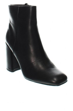 Dámské boty  Madden Girl, Velikost 38, Barva Černá, Cena  1 419,00 Kč