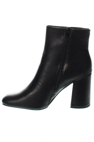 Damen Stiefeletten Madden Girl, Größe 40, Farbe Schwarz, Preis 17,88 €