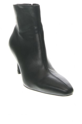 Dámské boty  Pull&Bear, Velikost 35, Barva Černá, Cena  765,00 Kč