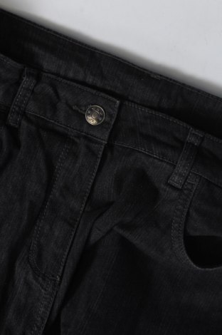 Dámske džínsy  C&A, Veľkosť XL, Farba Čierna, Cena  6,58 €