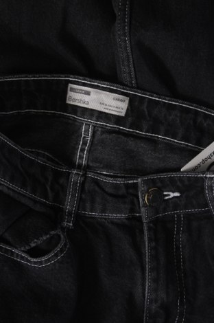 Damskie jeansy Bershka, Rozmiar S, Kolor Czarny, Cena 81,21 zł