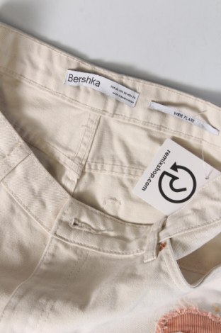 Damen Jeans Bershka, Größe M, Farbe Ecru, Preis € 12,71