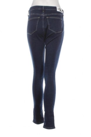 Дамски дънки Calvin Klein Jeans, Размер M, Цвят Син, Цена 77,52 лв.