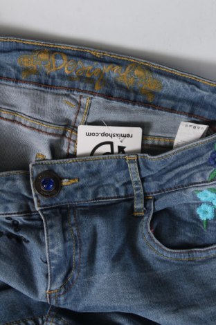 Dámské džíny  Desigual, Velikost M, Barva Vícebarevné, Cena  1 244,00 Kč