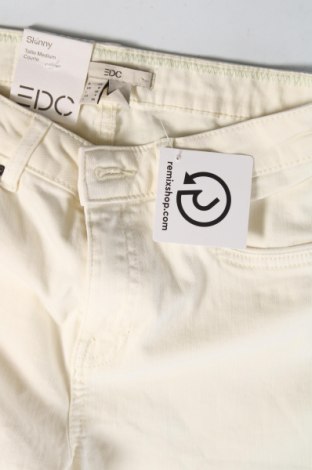 Damskie jeansy Edc By Esprit, Rozmiar XS, Kolor ecru, Cena 39,42 zł