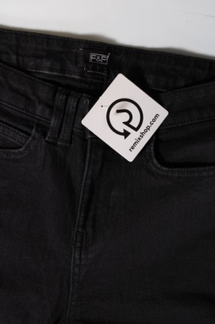 Dámske džínsy  F&F, Veľkosť S, Farba Čierna, Cena  2,47 €