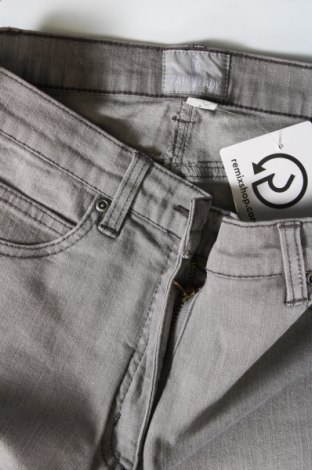 Damen Jeans Fair Lady, Größe M, Farbe Grau, Preis 5,85 €