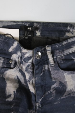Dámske džínsy  H&M, Veľkosť S, Farba Viacfarebná, Cena  16,44 €