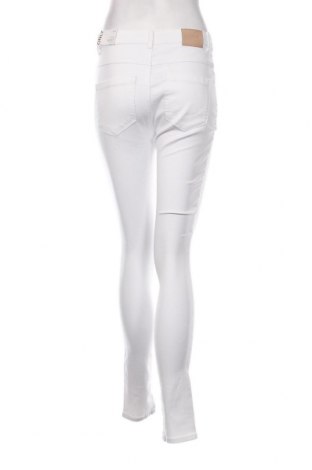 Γυναικείο Τζίν ONLY, Μέγεθος M, Χρώμα Λευκό, Τιμή 14,37 €