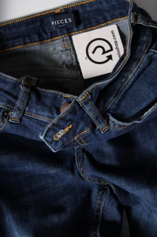 Damen Jeans Pieces, Größe M, Farbe Blau, Preis € 3,84