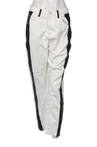 Γυναικείο Τζίν SHEIN, Μέγεθος M, Χρώμα Λευκό, Τιμή 8,45 €