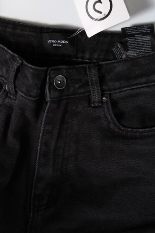 Dámske džínsy  Vero Moda, Veľkosť XS, Farba Sivá, Cena  5,72 €