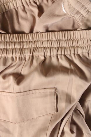 Дамски къс панталон, Размер M, Цвят Бежов, Цена 8,17 лв.
