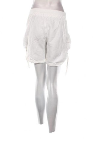 Pantaloni scurți de femei, Mărime M, Culoare Ecru, Preț 19,39 Lei
