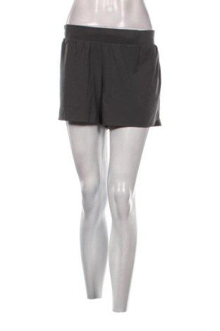Damen Shorts Adidas, Größe L, Farbe Grau, Preis 22,13 €