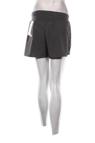 Pantaloni scurți de femei Adidas, Mărime L, Culoare Gri, Preț 184,00 Lei