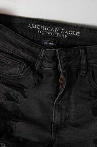 Дамски къс панталон American Eagle, Размер M, Цвят Сив, Цена 24,00 лв.