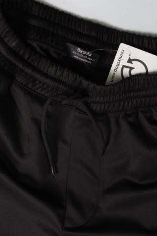 Γυναικείο κοντό παντελόνι Bershka, Μέγεθος XS, Χρώμα Μαύρο, Τιμή 4,94 €