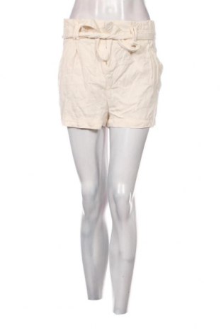 Дамски къс панталон Bershka, Размер S, Цвят Бежов, Цена 7,60 лв.
