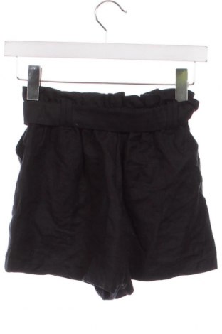 Γυναικείο κοντό παντελόνι Bershka, Μέγεθος XS, Χρώμα Μαύρο, Τιμή 4,47 €